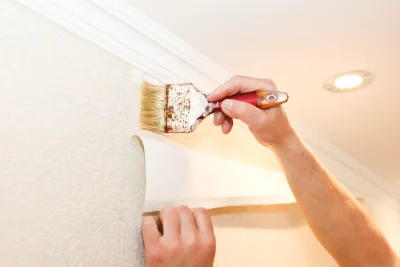 Pose de papier peint à Faux-Mazuras — revêtements muraux et toiles de verre
